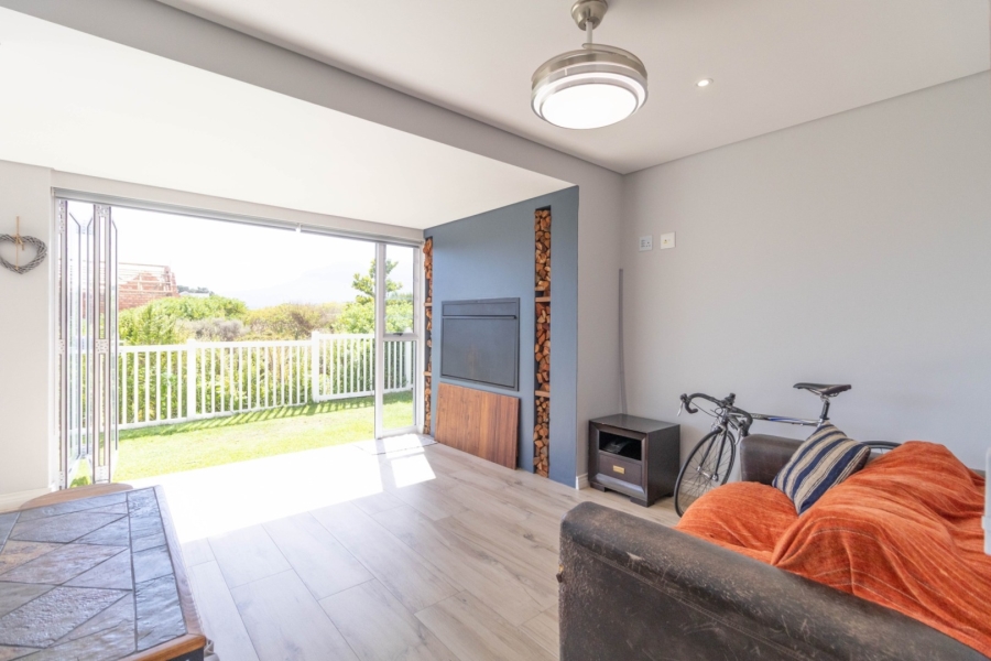 3 Bedroom Property for Sale in Somerset Lakes Western Cape